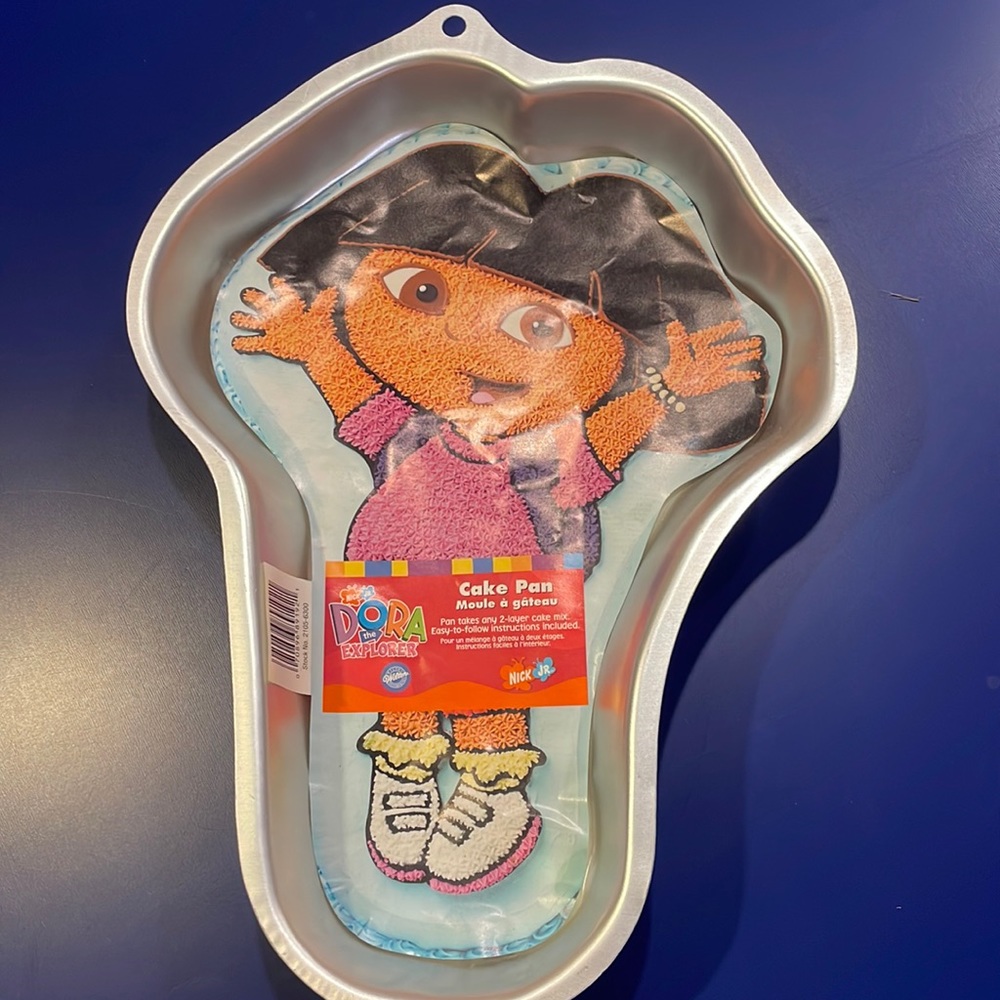 Wilton Dora the Explorer cake pan
